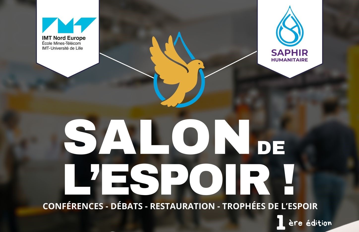 Image d'une bénévole de Saphir Humanitaire sur place pour venir en aide a la population qui a était frapper par un séisme dans le nord du Maroc